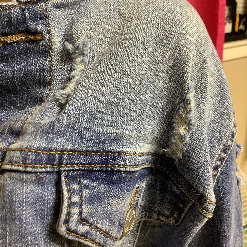 Madden NYC Junior's Cropped Denim Jacket๐ - Picture 12 of 15
